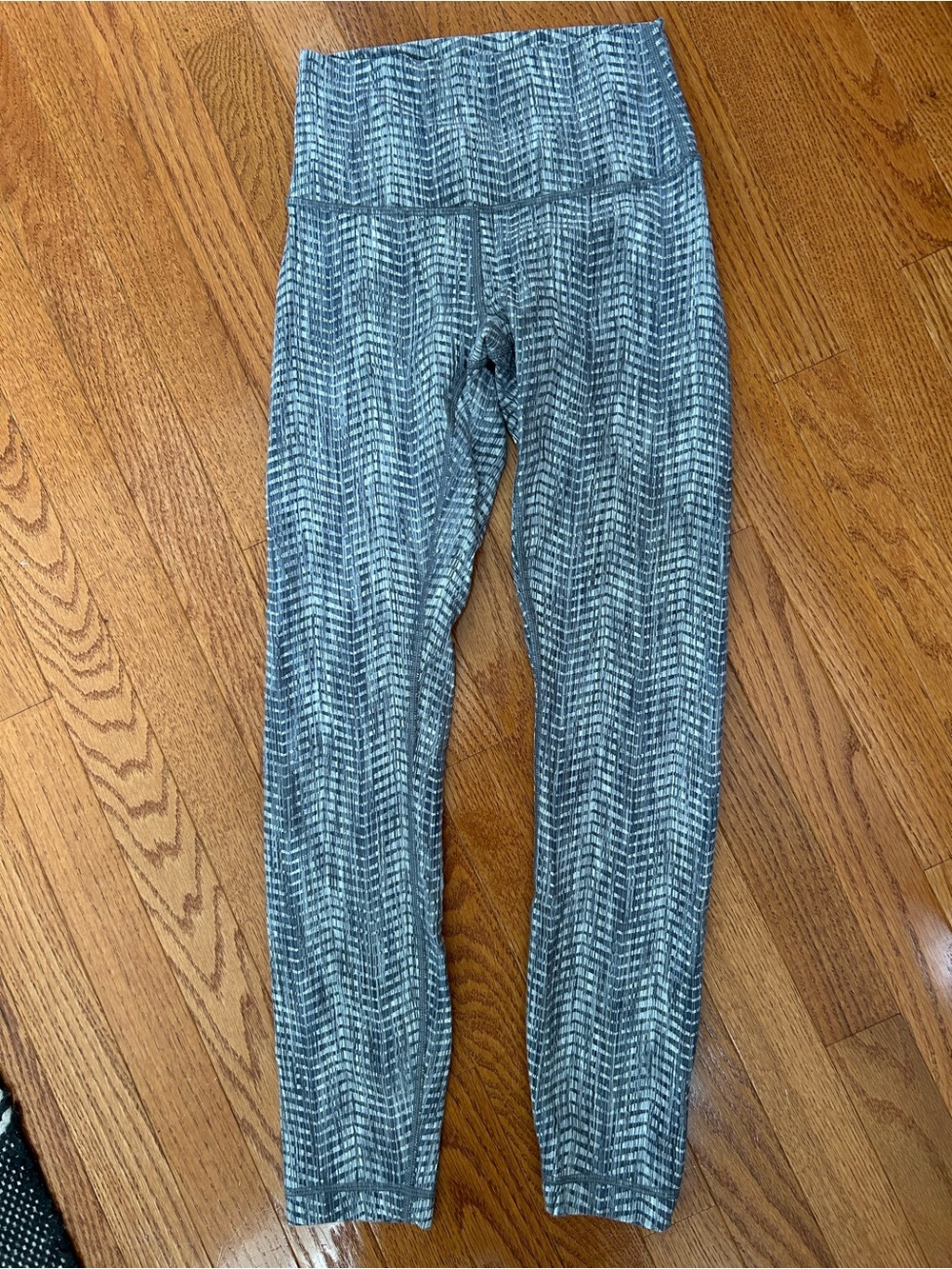 lululemon athletica Chevron-Print High-Rise Leggings in Charcoal and White